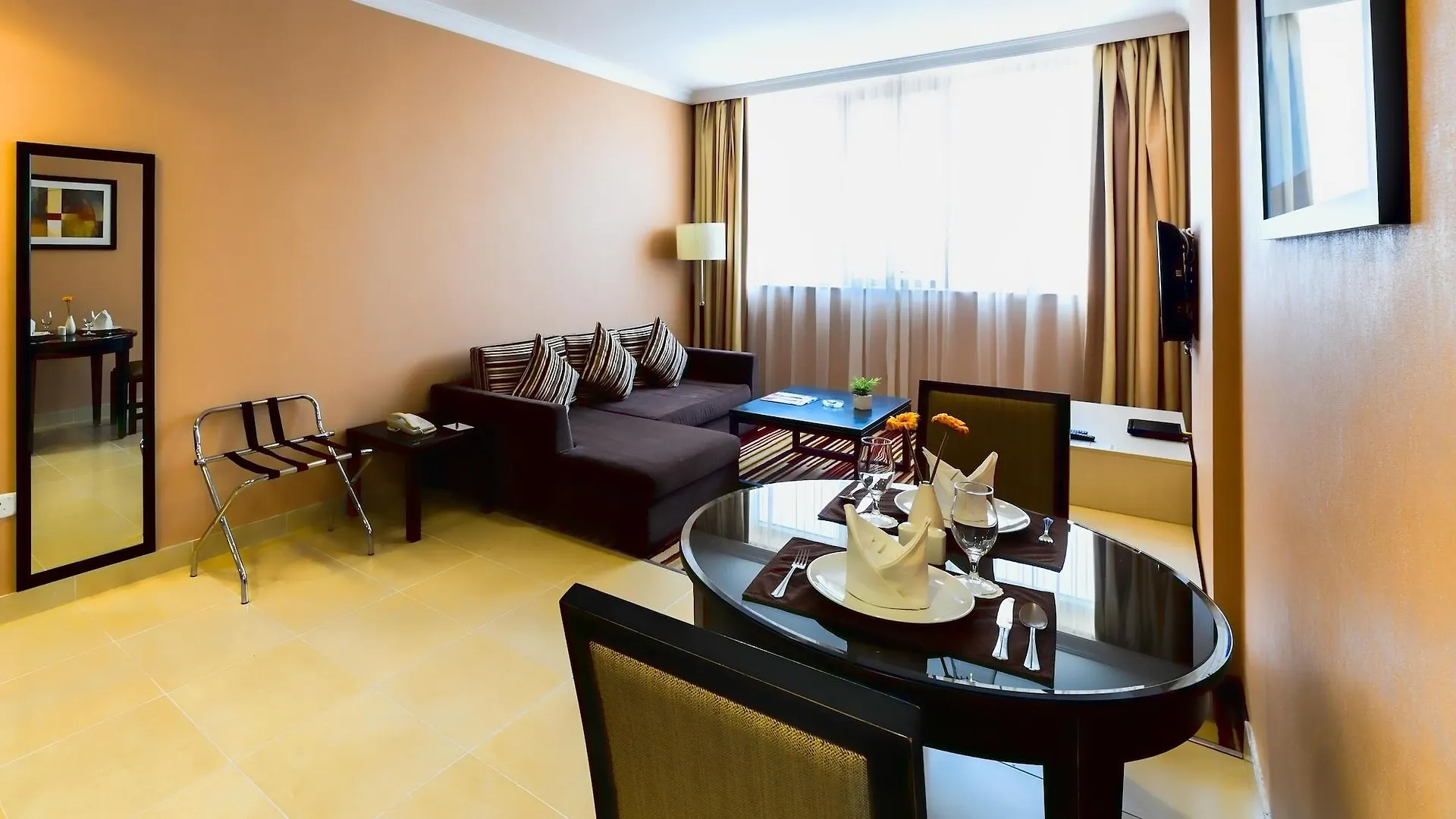 Executive Suites Абу-Даби 4*,