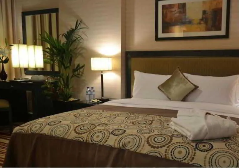 Executive Suites Абу-Даби 4*,